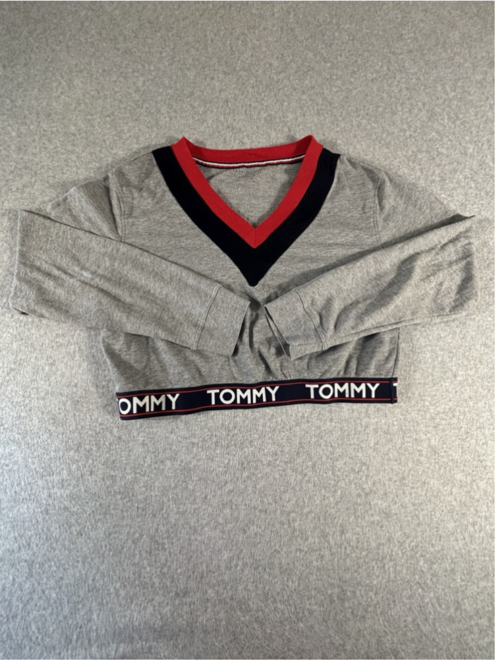 Tommy Hilfiger Crop Sweatshirt Womens Large Gray V Neck Logo Band Lounge Top